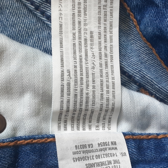 Abercrombie and Fitch Annie High Rise Shorts - Picture 3 of 4